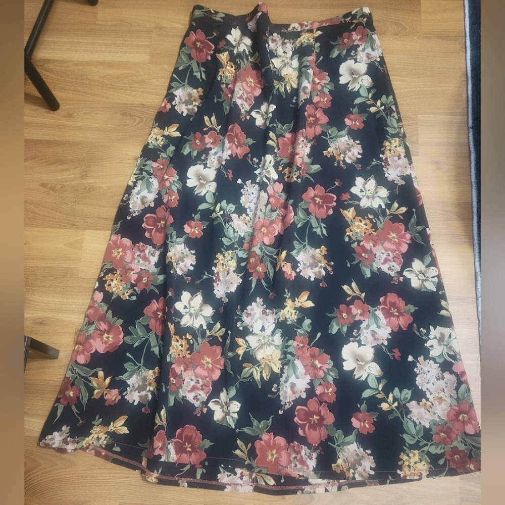 Vintage beautiful floral skirt